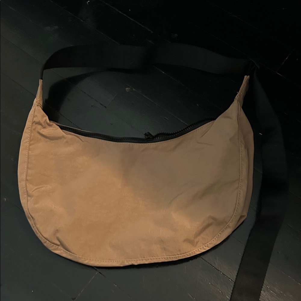 BAGGU Crescent Belt Bag in Tan with Black Strap